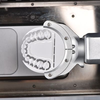 1600rpm 5 अक्ष दंत मिलिंग मशीन घूर्णन अक्ष कोण A:±360° B:+30°~-120°